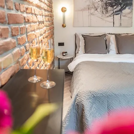 The Point Boutique In The Center Apartment *