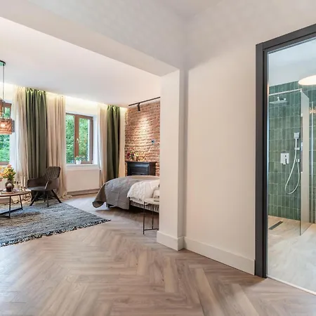The Point Boutique In The Center Apartment